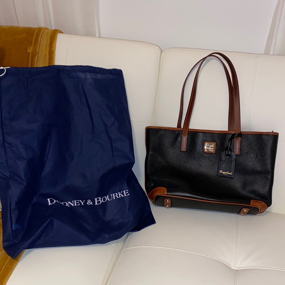 Dooney & Bourke tote